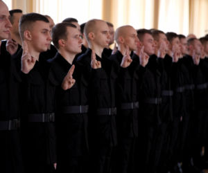 Ślubowanie młodych policjantów