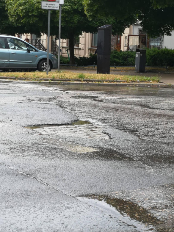 Ruszają remonty dziurawych dróg w Olsztynie. Te ulice znalazły się na liście!