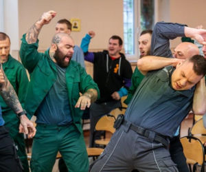 Pierwsza miłość, odcinek 4171: Krasny staje na czele buntu, a Ilona zostaje wzięta na zakładniczkę - ZDJĘCIA