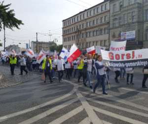 Pracownicy sanepidu w Bydgoszczy wyszli na ulice i zaprotestowali! [ZDJĘCIA]