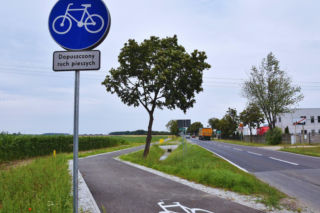 Droga rowerowa z Krzywinia do Jerki jest już gotowa. Ma ponad 3 kilometry
