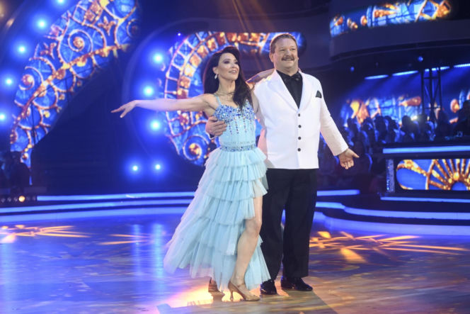 Dawno niewidziany Wiesław Nowobilski pokazał się z Romanowską. Pamiętacie jego pląsy w "Tańcu z Gwiazdami"?