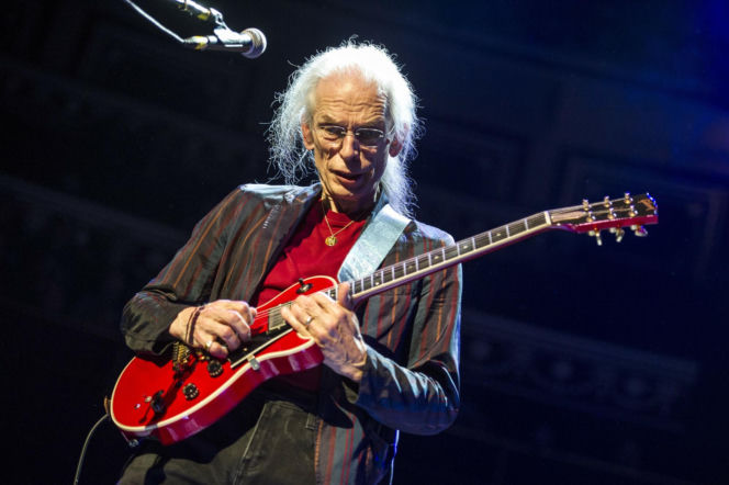 Steve Howe z zespołu Yes ma problemy zdrowotne. Tak teraz wygląda