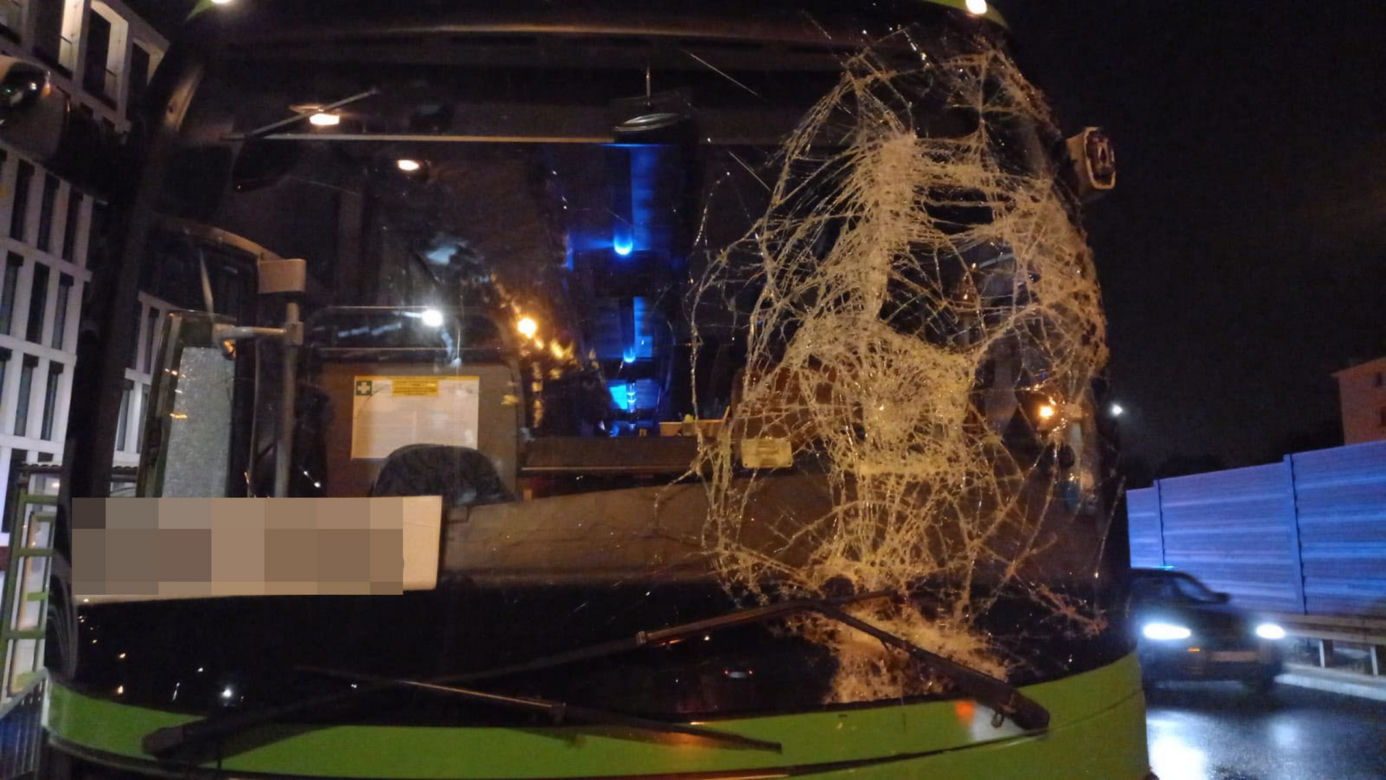 Groza! Kolejny przerażający wypadek autokaru w Warszawie