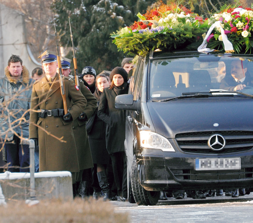 Natasza pochowała ojca na Powązkach