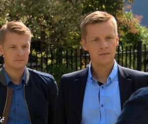 M jak miłość odc. 1089. Piotrek (Marcin Mroczek), Paweł (Rafał Mroczek), Artur (Robert Moskwa)