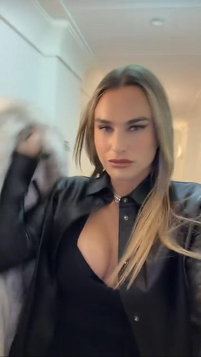 Aryna Sabalenka z głębokim dekoltem