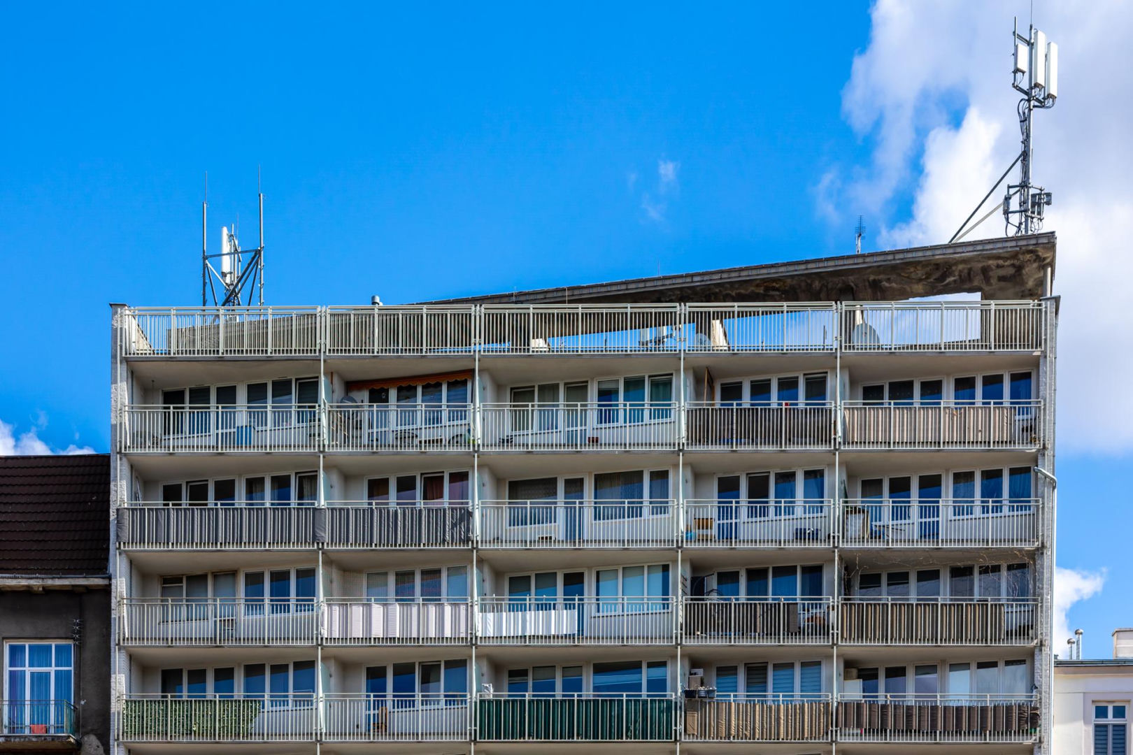 Blok przy Targowej 42 w Warszawie