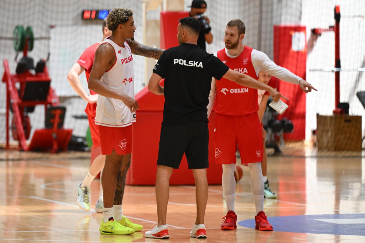 Jeremy Sochan trenuje z reprezentacją Polski we Wrocławiu. Zobacz zdjęcia. Kiedy mecze o Igrzyska Olimpijskie?