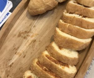 Pączek z paprykarzem kamieńskim