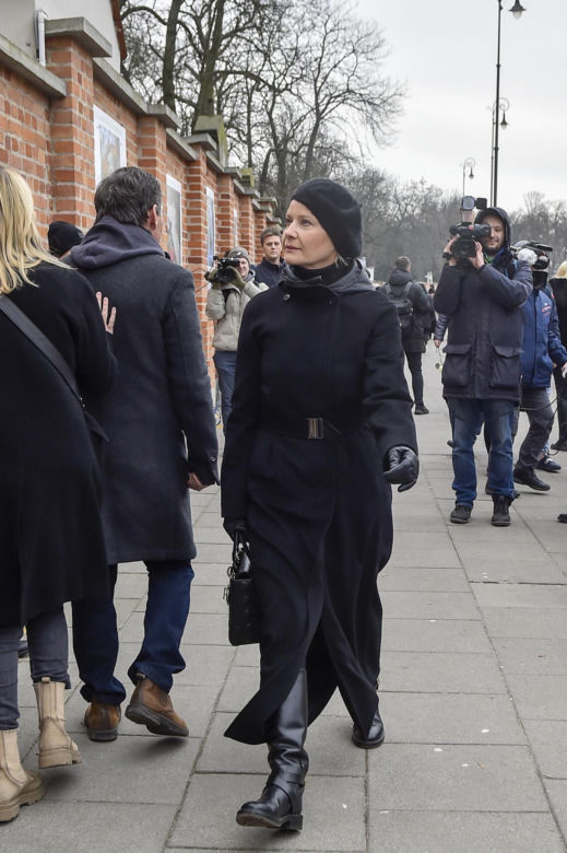 Dramat Kożuchowskiej! Szpilki zamieniła na but ortopedyczny. Co się stało?