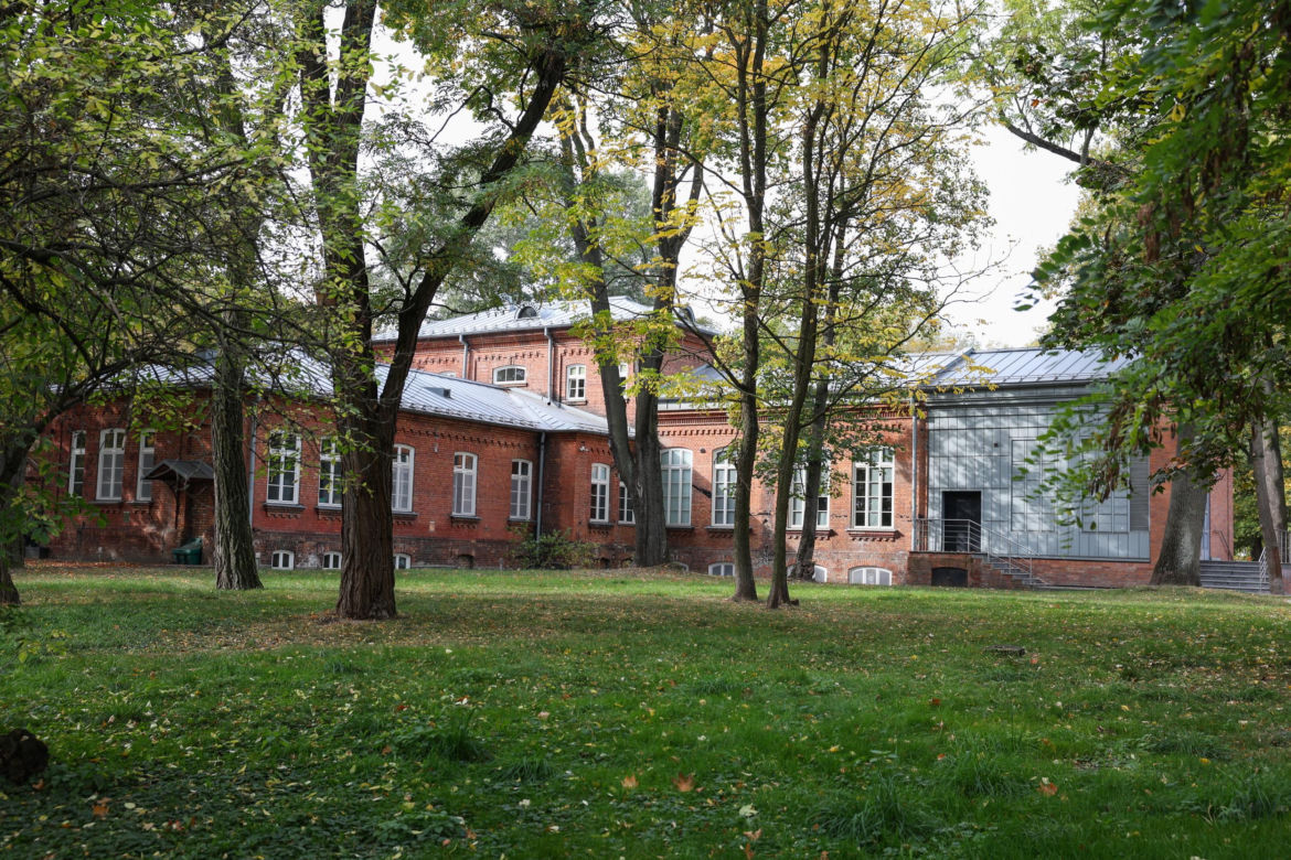 Warszawa dawniej i dziś. Szpital Ujazdowski