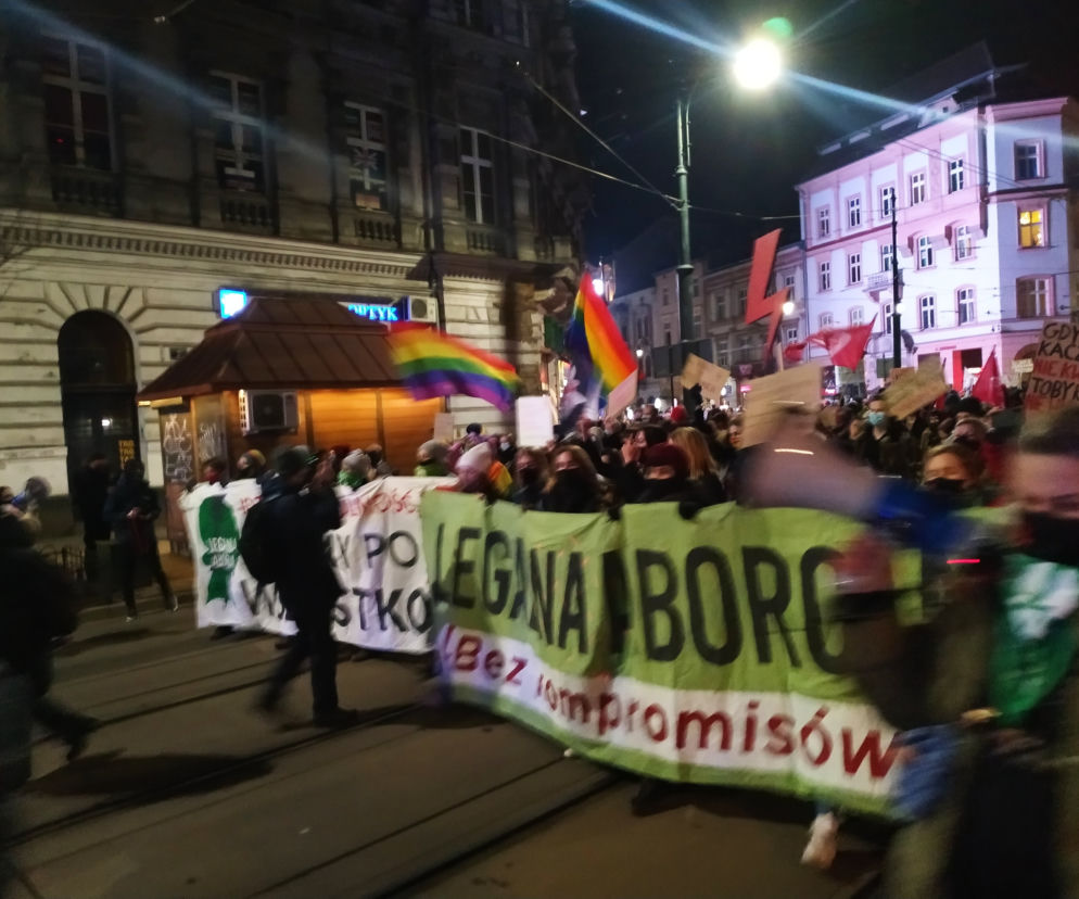 Dzień Kobiet w Krakowie pod znakiem protestu Krakowianek i pamięci o sufrażystkach