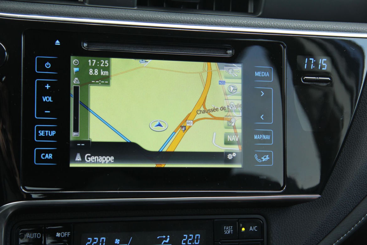 Toyota Auris Touring Sports lifting