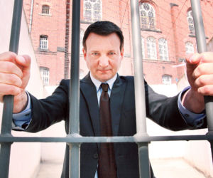 TRICK - agent Sieradzki (Robert Więckiewicz)