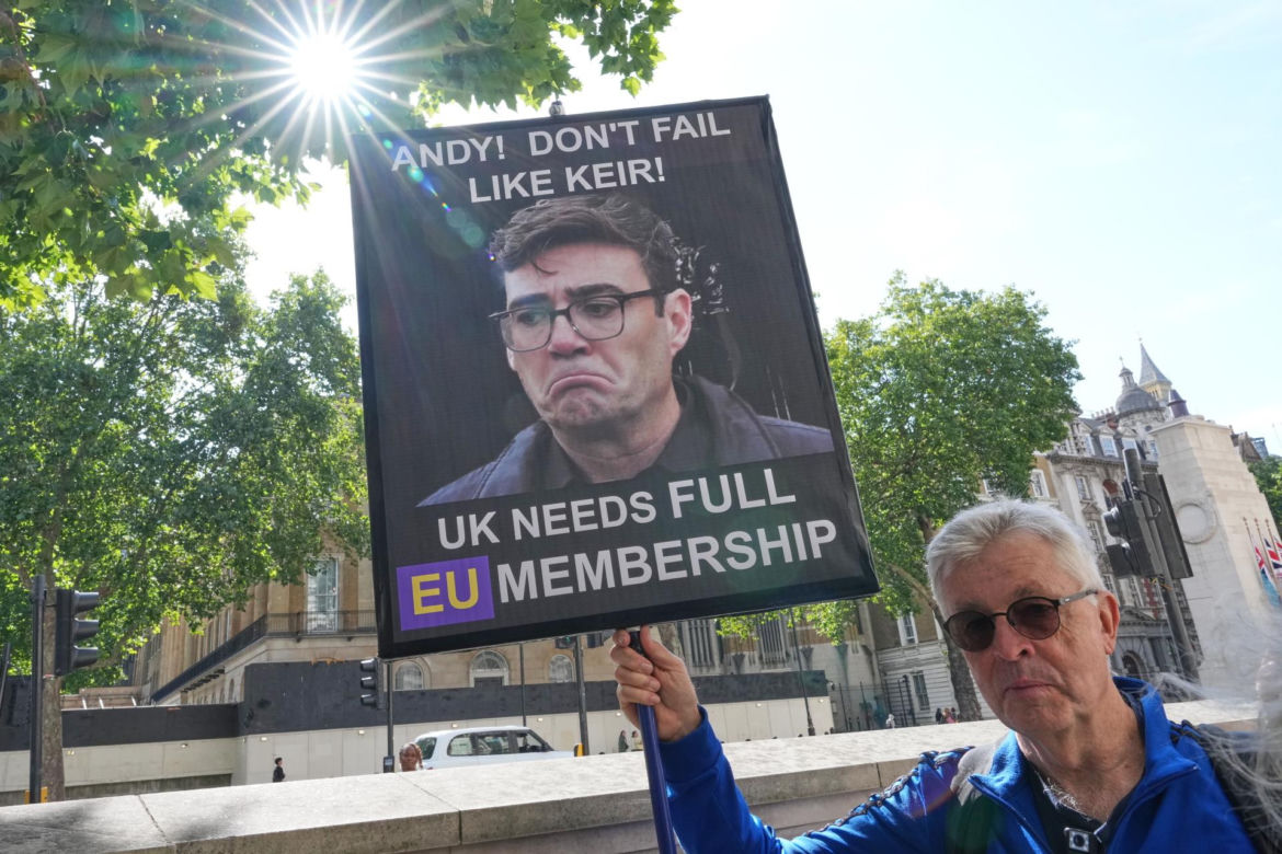Andy Burnham został w poniedziałek 59. premierem Wielkiej Brytanii - potwierdził Pałac Buckingham