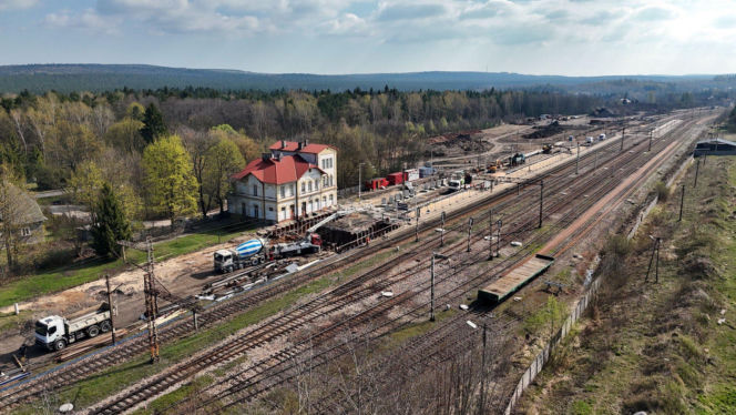 Modernizacja linii kolejowej nr 8. Nowe tory, szybsze pociągi i komunikacyjna rewolucja w regionie