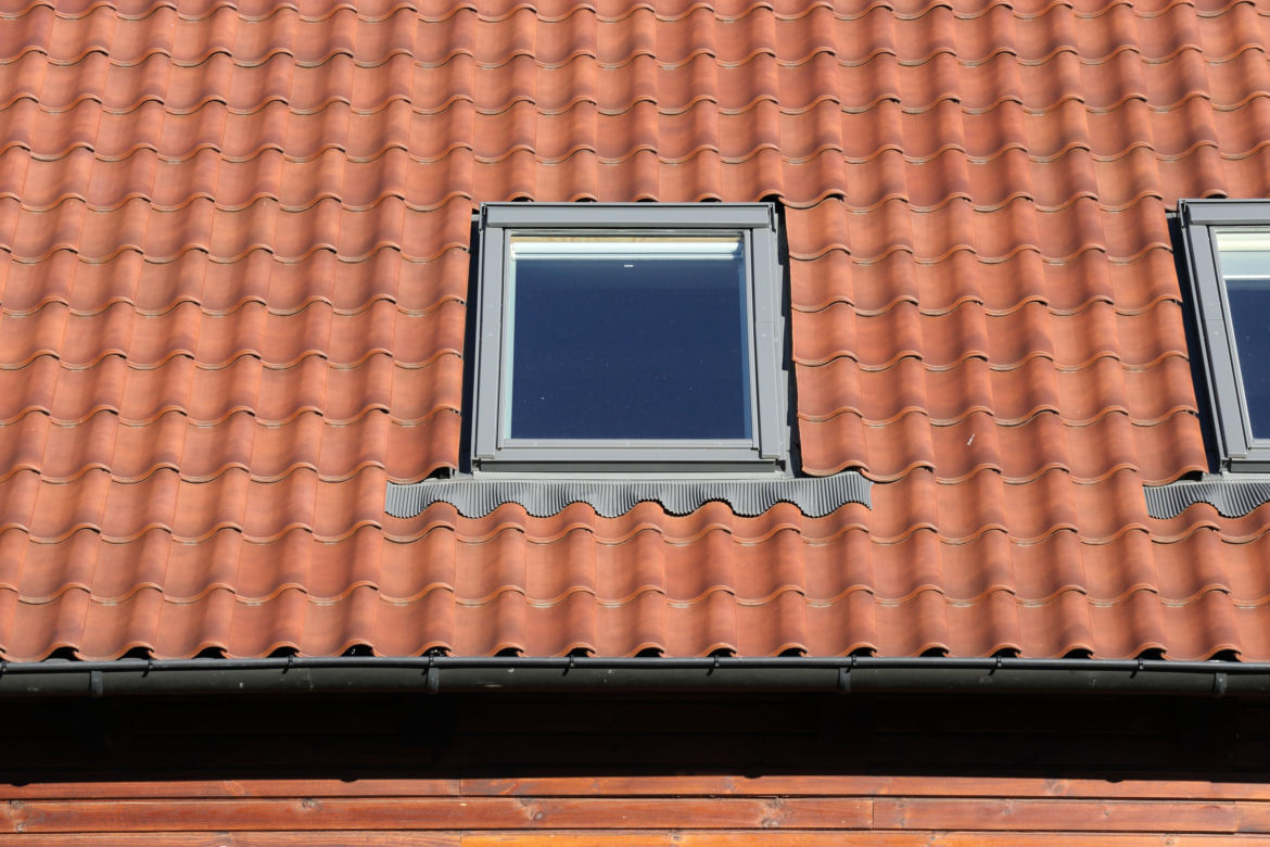 Dachówki ceramiczne - zakładkowe w typie esówki