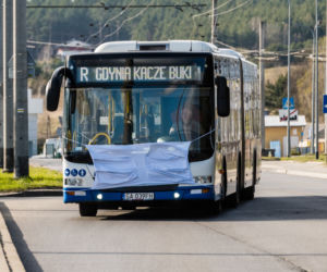Autobusy w Gdyni, zachęcają do noszenia maseczek