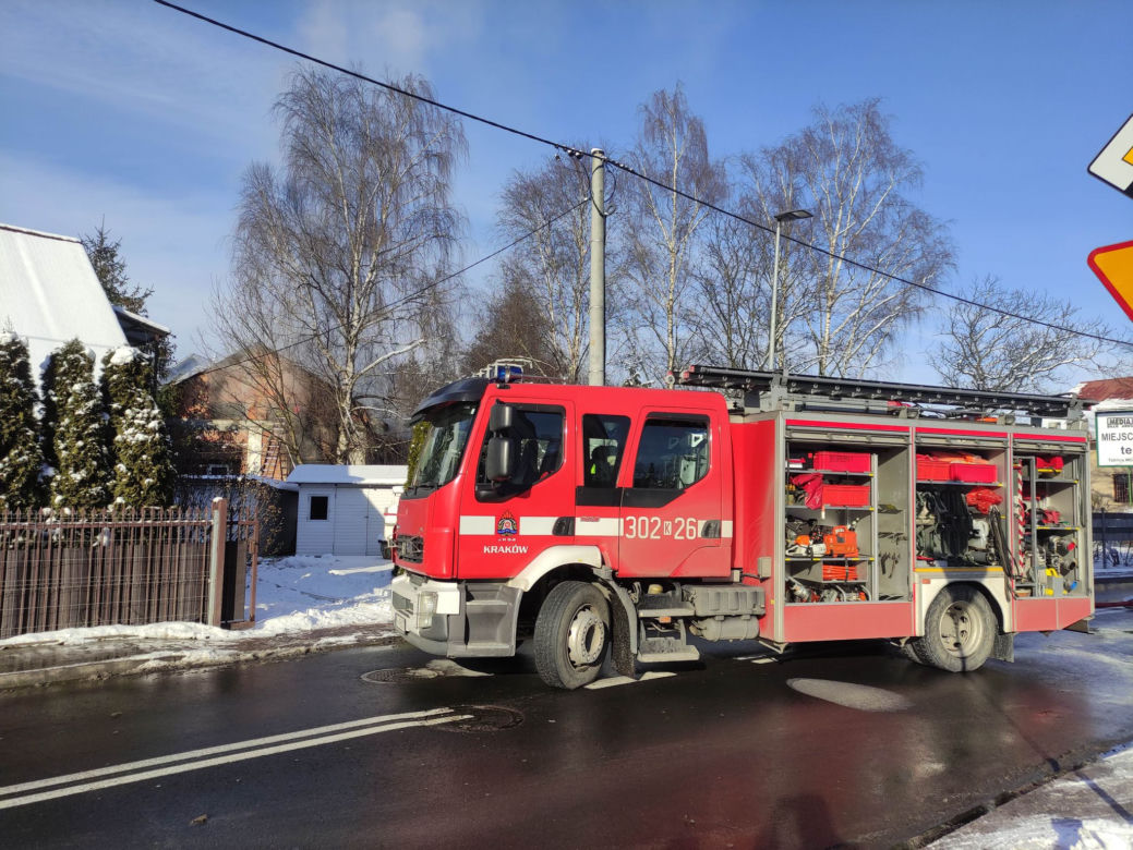Kłęby dymu nad Krakowem! Pożar na ul. Malborskiej. Co się pali?