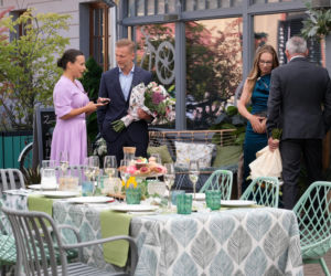M jak miłość odc. 1903. Magda (Anna Mucha), Andrzej Budzyński (Krystian Wieczorek), Sylwia (Hanna Turnau), Adam Werner (Jacek Kopczyński)