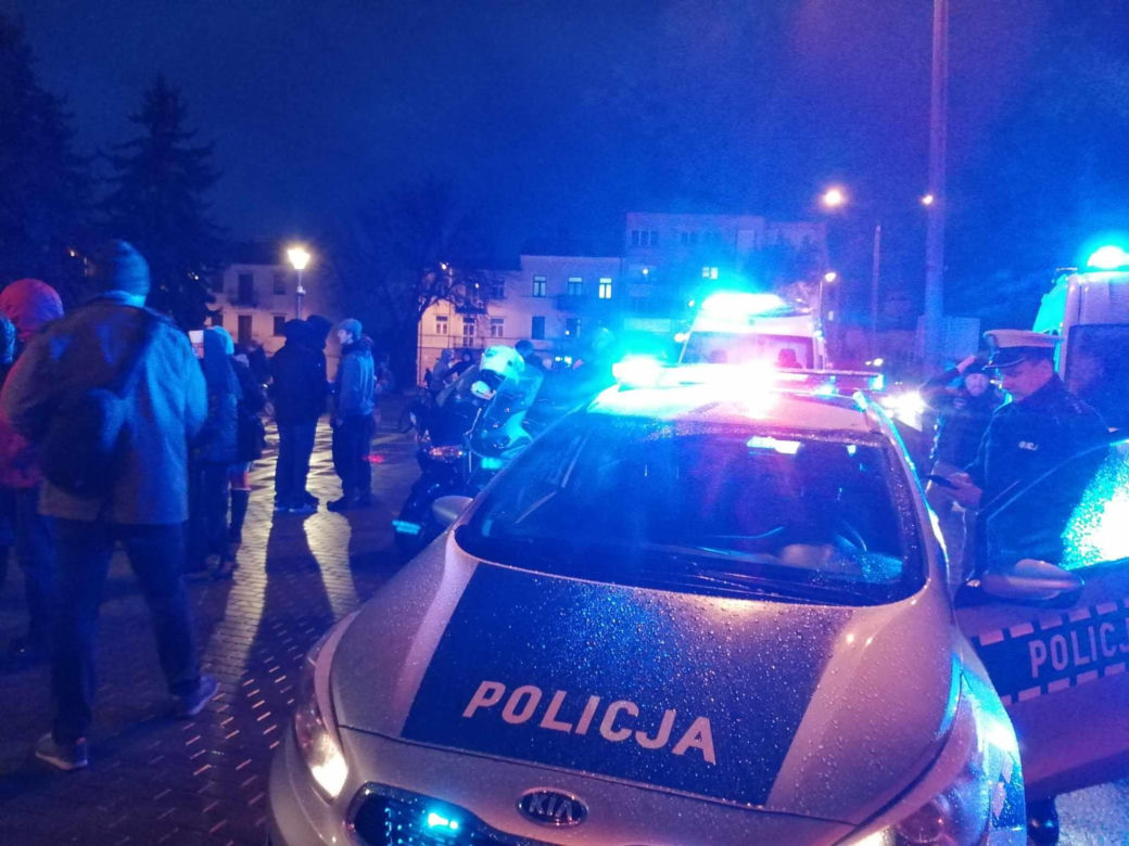 Siedlczanie wyrazili swój sprzeciw przeciwko agresji i wsparcie dla rodziny ratownika medycznego, który zginął w ataku nożownika