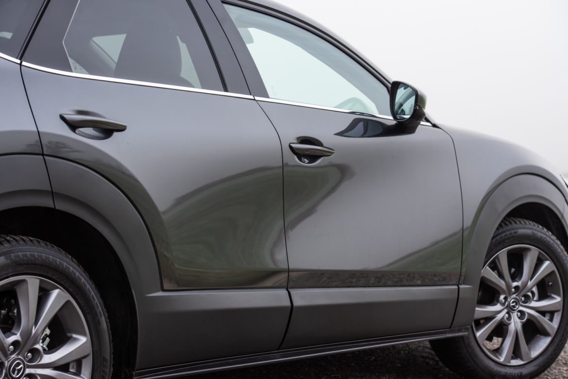 Toyota C-HR 2.0 Hybrid Dynamic Force 184 KM e-CVT vs Mazda CX-30 Skyactiv-X 180 KM 6MT AWD