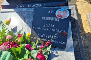 Zabiła dzieci i siebie, żeby nie oddać ich mężowi. Napis na mogile przypomina o wielkiej tragedii w Kopkach 