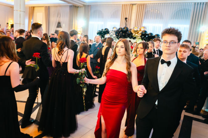 Studniówka 2026 młodzieży z IV LO im. Hetmana Stanisława Żółkiewskiego w Siedlcach