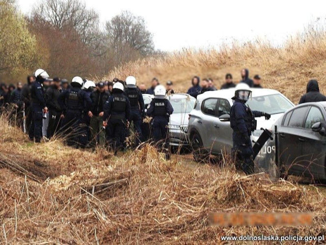 Niedoszła ustawka pseudokibiców na Dolnym Śląsku. Zaskakujące tłumaczenia chuliganów