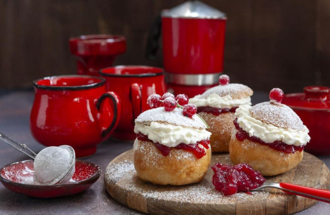 Kto wymyślił tłusty czwartek? Ta historia jest starsza niż pączki (i wcale nie jest tylko polska)