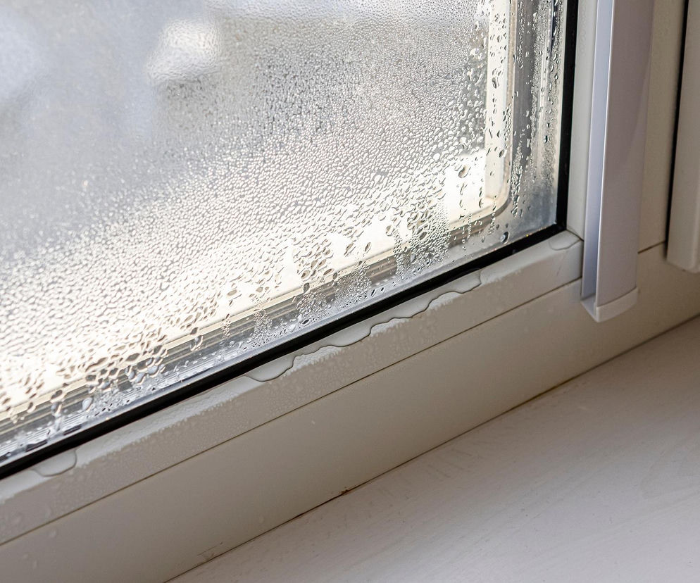 Za oknami deszcz i śnieg