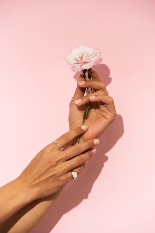 Minimalistyczne, eleganckie, pasują do wszystkiego. Princess nails to najmodniejszy manicure na lato 2025Minimalistyczne, eleganckie, pasują do wszystkiego. Princess nails to najmodniejszy manicure na lato 2025