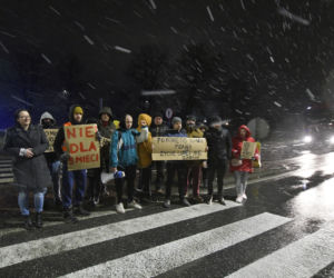 Blokowali rondo bo nie chcą smrodu. „Burmistrz sprzedał nasze zdrowie!”