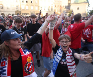 Tłumy kibiców na fecie Wisły Kraków po awansie do Ekstraklasy. Znajdź się na zdjęciach!