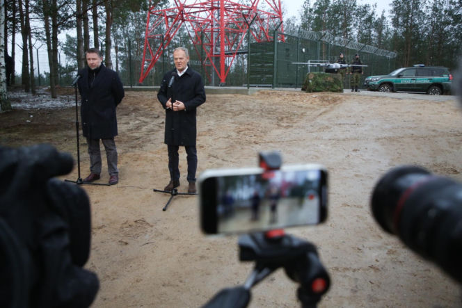 Premier Donald Tusk podziękował służbom na granicy z Białorusią. „Żeby świętować mógł ktoś, ktoś musi czuwać”