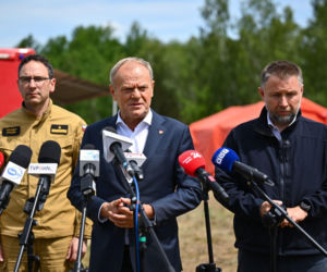 Gigantyczny pożar w powiecie wołomińskim. Na miejscu akcji premier Donald Tusk