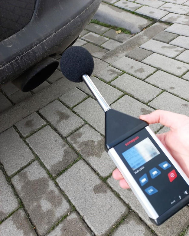Policjanci podchodzą do aut z mikrofonem. Posypały się kary, bo kierowcy nie wiedzą o tym wykroczeniu