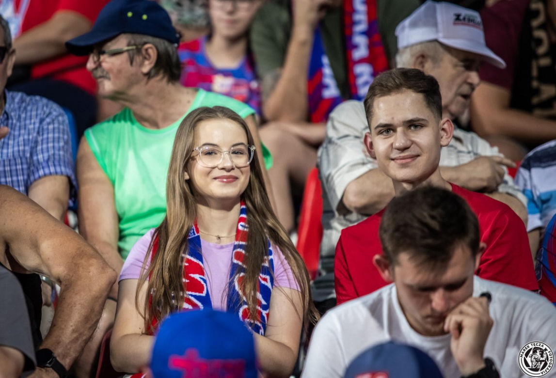 Raków Częstochowa - Legia Warszawa w meczu o Puchar Polski. Ponad 5 tys. widzów na trybunach!