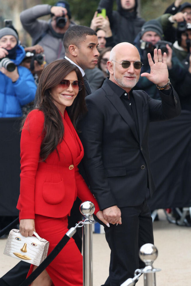 Tłum gwiazd  na pokazie Schaparelli