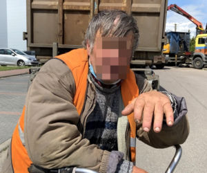 Wójt Piątnicy (woj. podlaskie) likwiduje niebezpieczne składowisko odpadów na prywatnej posesji