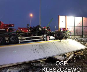 Poznań Wschód: Tragedia na A2. Ciężarówka wypadła z drogi. Kierowca nie miał szans