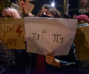 Strajk kobiet w Toruniu. Tańce, straż pod kościołem i wiele więcej - środa (28.10.2020)