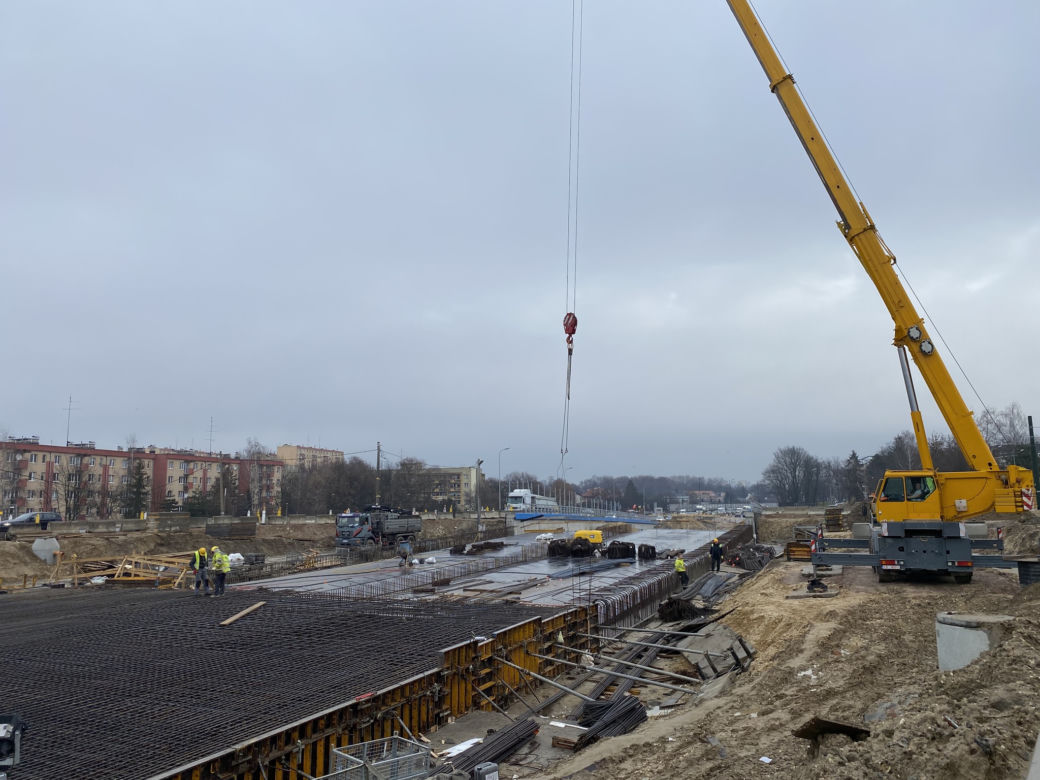 Tunelem wzdłuż Opolskiej pojedziemy jeszcze wiosną? Postęp prac przy budowie [ZDJĘCIA]
