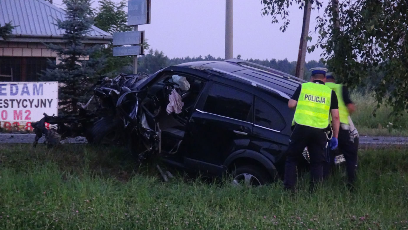 Skrzeszew: Tragedia pod Legionowem. 25-latek nie żyje, dwie osoby ranne