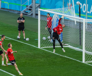 Trening biało-czerwonych w Gdańsku: Kilkanaście piłek wpadło  w trybuny [FOTO]