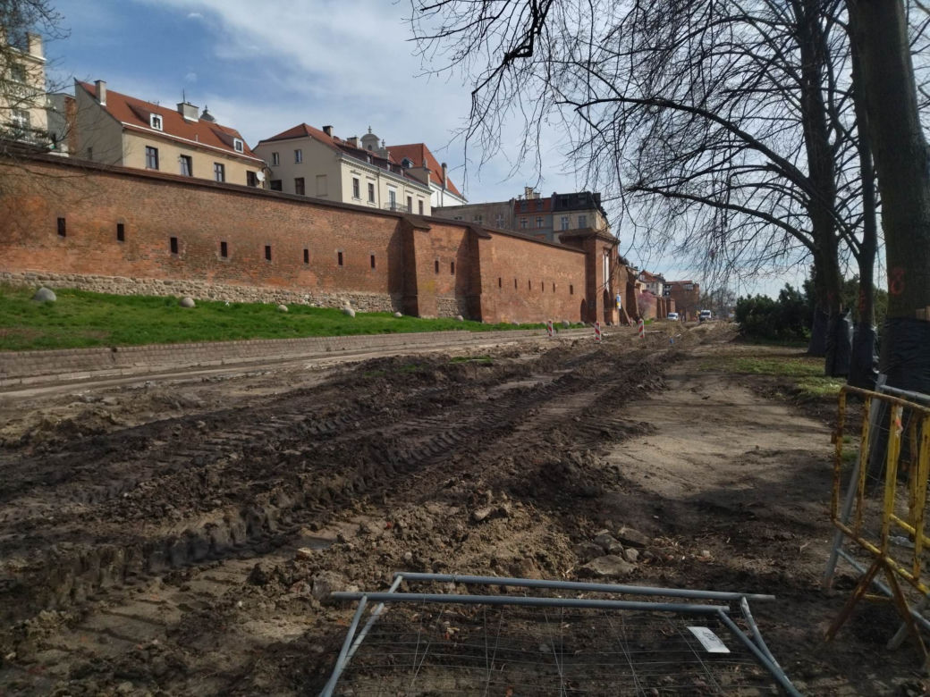 Trwa remont Bulwaru Filadelfijskiego w Toruniu. Sensacyjne odkrycia dokonywane są przez przypadek