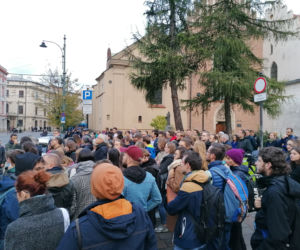Protest przed krakowską kurią