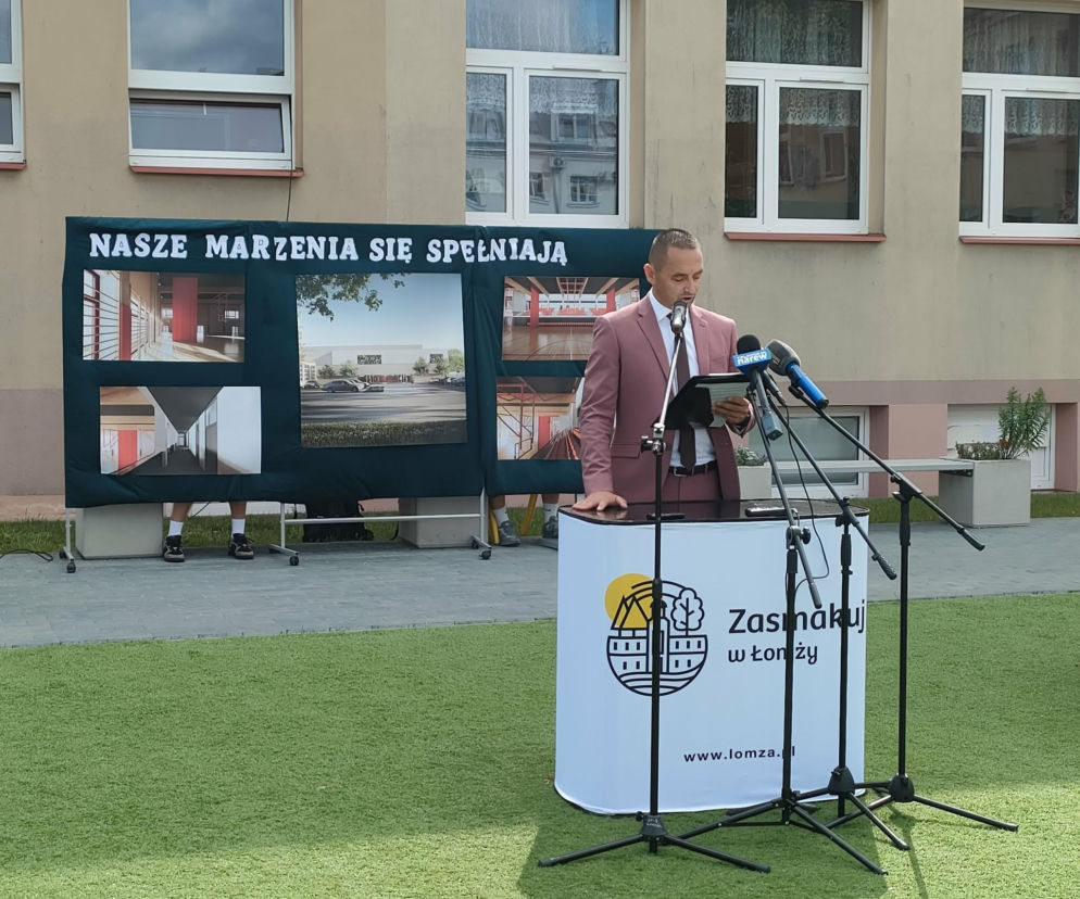 Umowa na budowę hali sportowej w Sp4 ze schronem w Łomży podpisana. Kiedy powstanie obiekt?