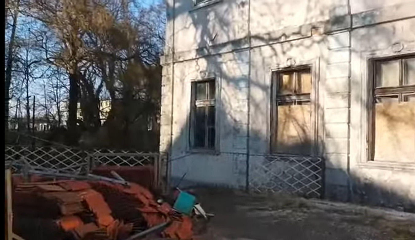 Pałac Krzysztofa Rutkowskiego obok Głogowa popada w ruinę